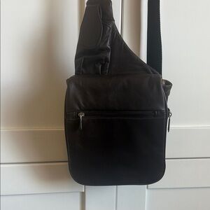 TRAVELON Men's Black Faux Leather Sling Bag